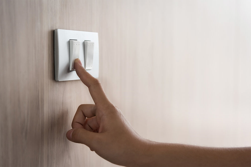 10 HACKS TO CUT YOUR UTILITY BILL