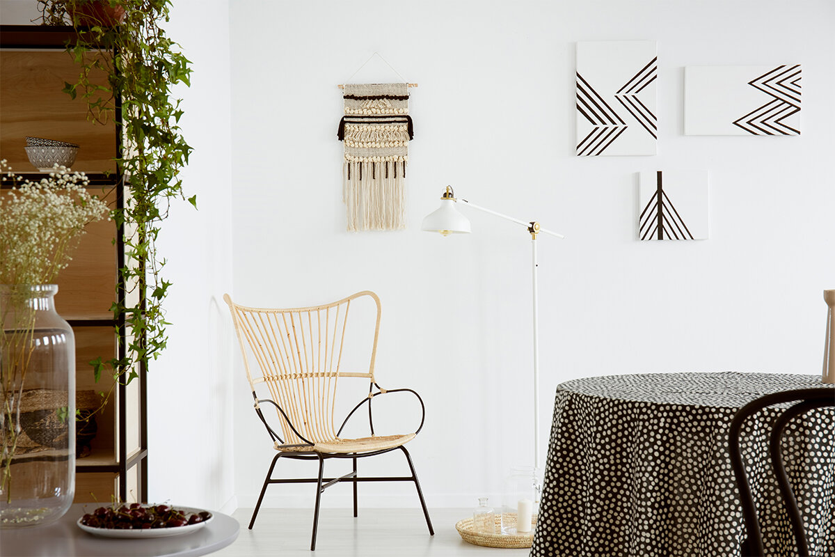 MAKE IT YOUR OWN: DECORATE YOUR APARTMENT WITH NO DAMAGE